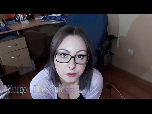 ❤️ Ragazza sexy con gli occhiali succhia il dildo profondamente sulla macchina fotografica ️ Porno duroal it.robosexshop.ru ️❤